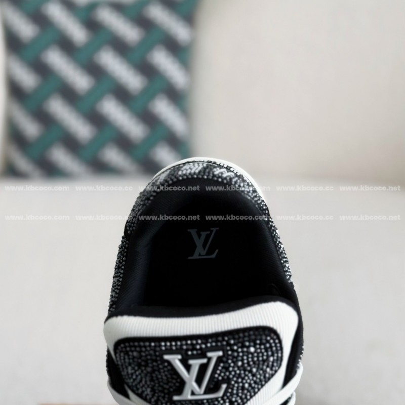 L0*is V*t0n Trainers Sneakers