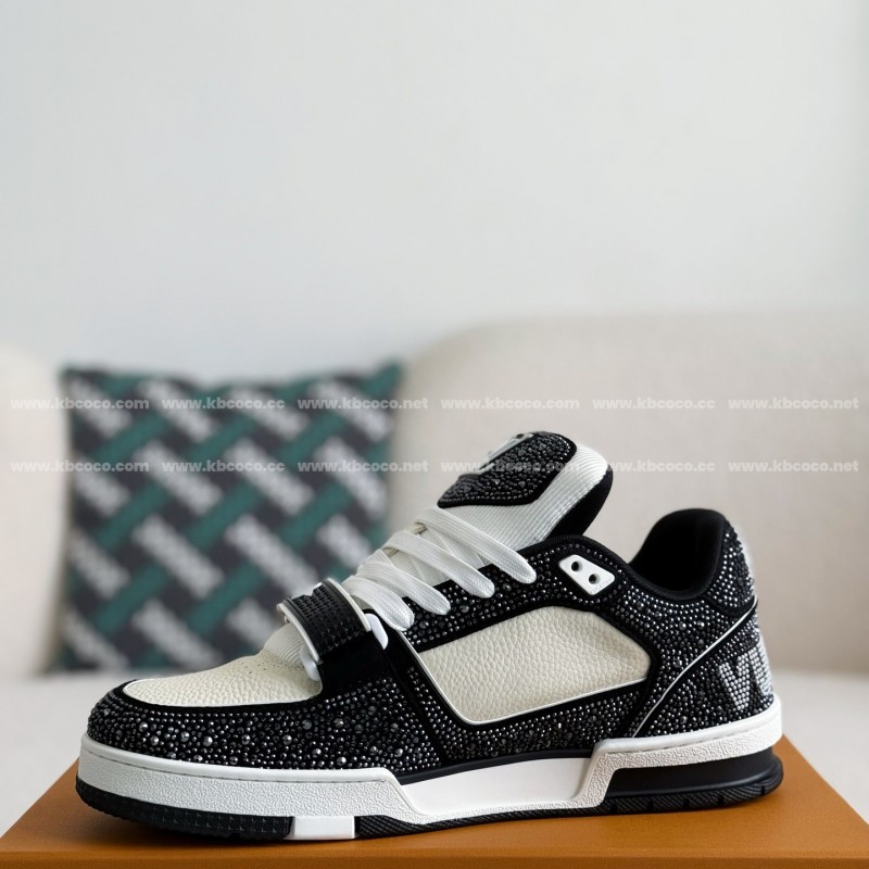 L0*is V*t0n Trainers Sneakers