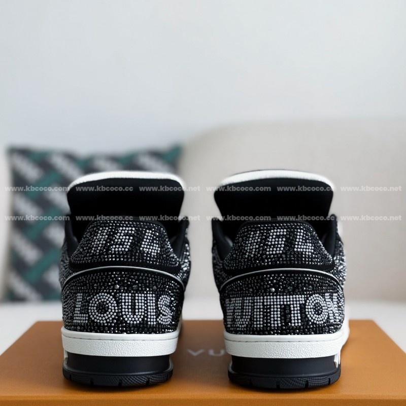 L0*is V*t0n Trainers Sneakers