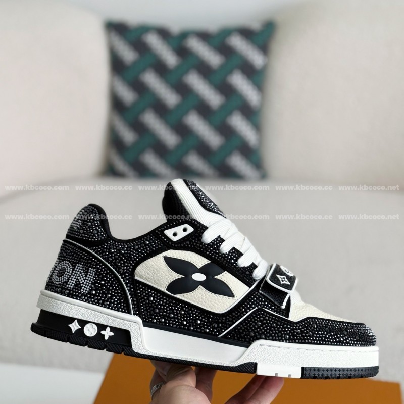 L0*is V*t0n Trainers Sneakers