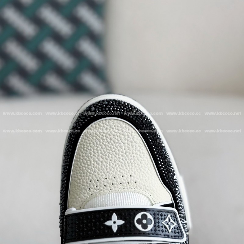 L0*is V*t0n Trainers Sneakers