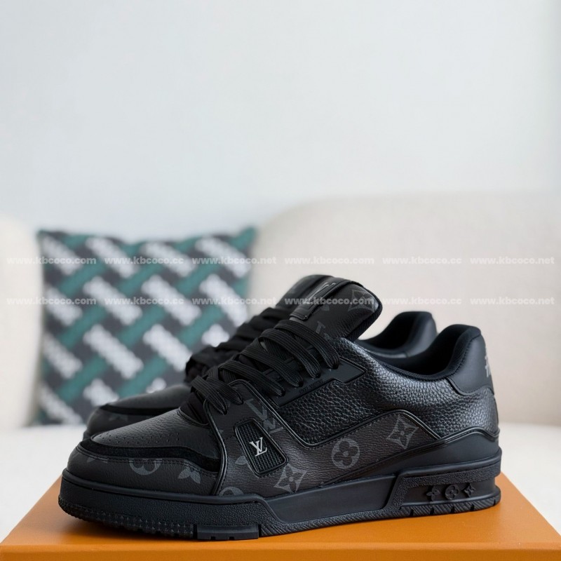 L0*is V*t0n TRAINER SNEAKERS