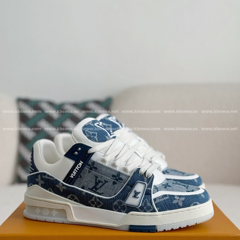 L0*is V*t0n TRAINER SNEAKERS