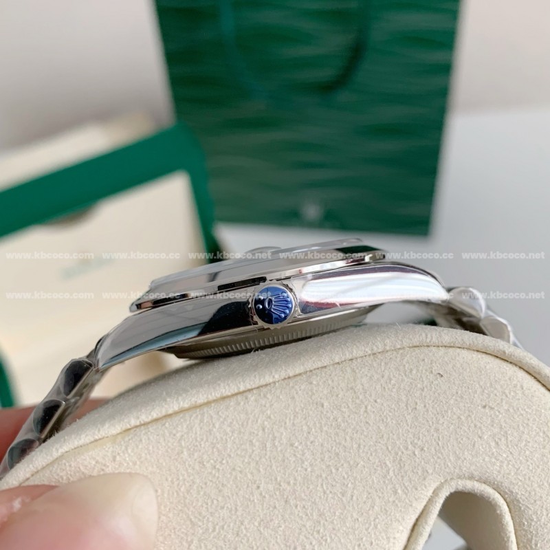 R*l*x Day-Date model Men’s wristwatches 40mm