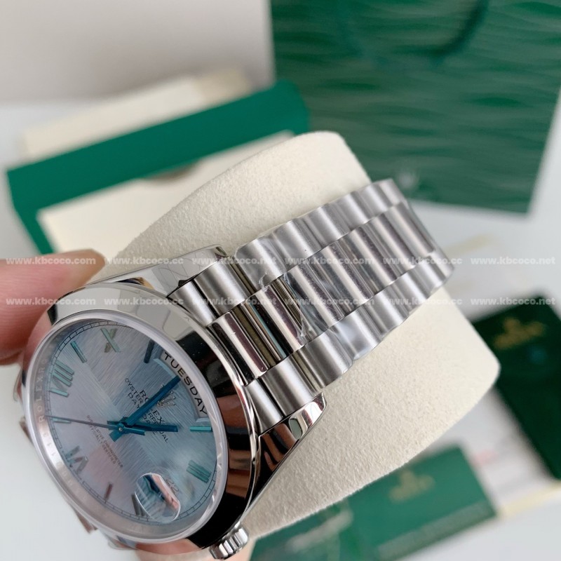 R*l*x Day-Date model Men’s wristwatches 40mm