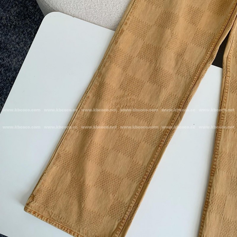 L0*is V*t0n  FW24 Costumes