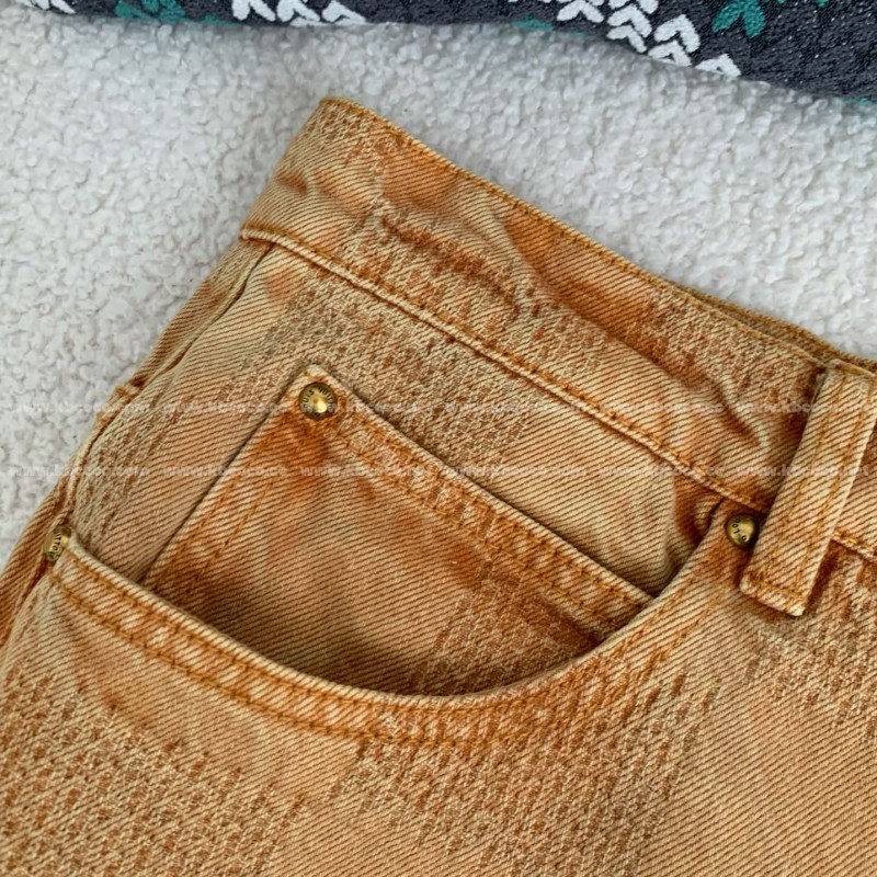 L0*is V*t0n  FW24 Costumes