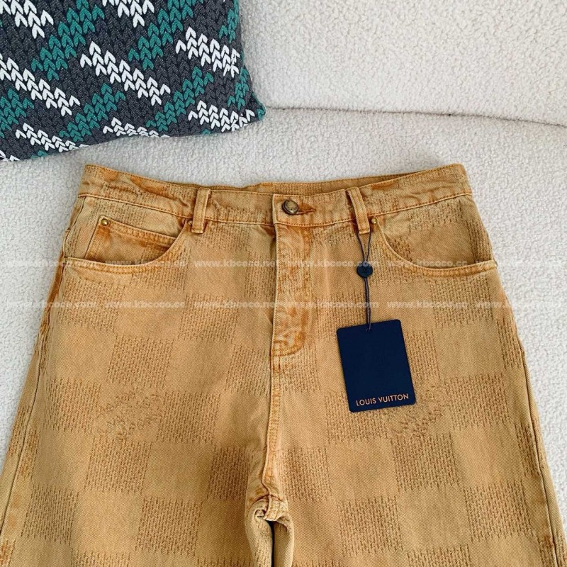 L0*is V*t0n  FW24 Costumes