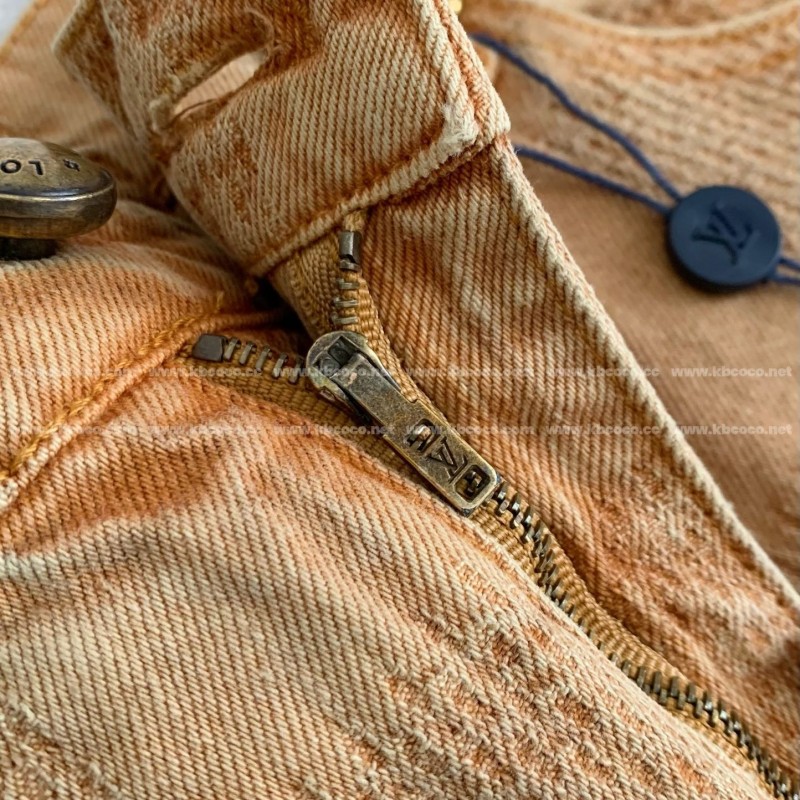 L0*is V*t0n  FW24 Costumes