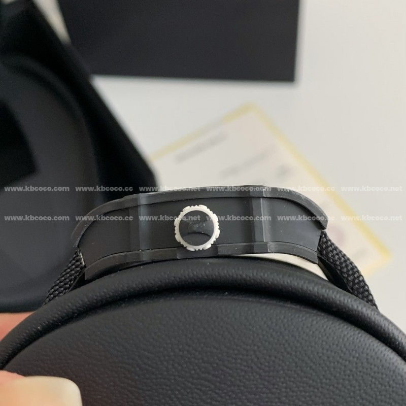 RICHARD MILLE RM 27-05 Flying Tourbillon Rafael Nadal Ultra-light and ultra-thin floating tou