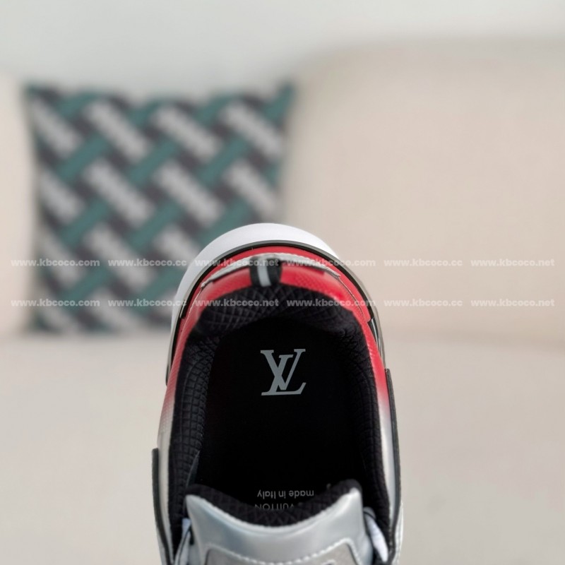 L0*is V*t0n RUNNER SNEAKERS