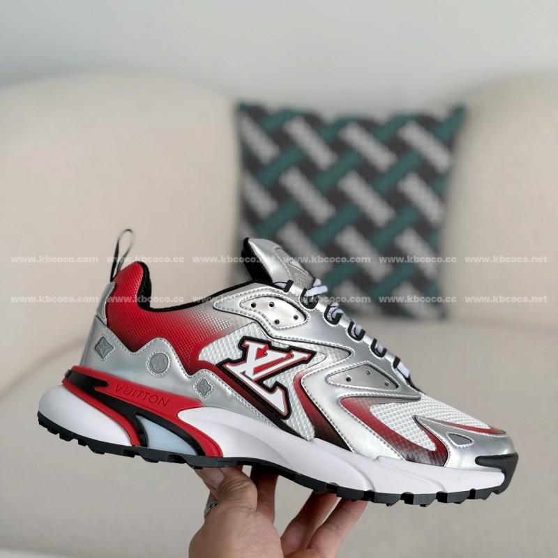 L0*is V*t0n RUNNER SNEAKERS