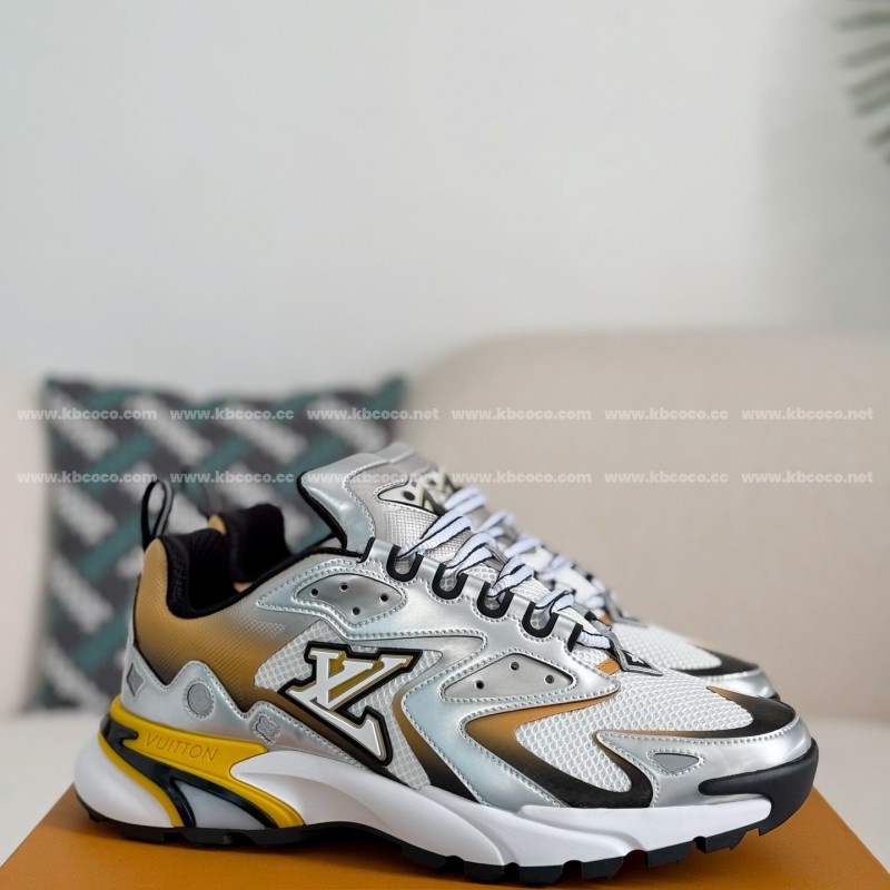 L0*is V*t0n RUNNER SNEAKERS