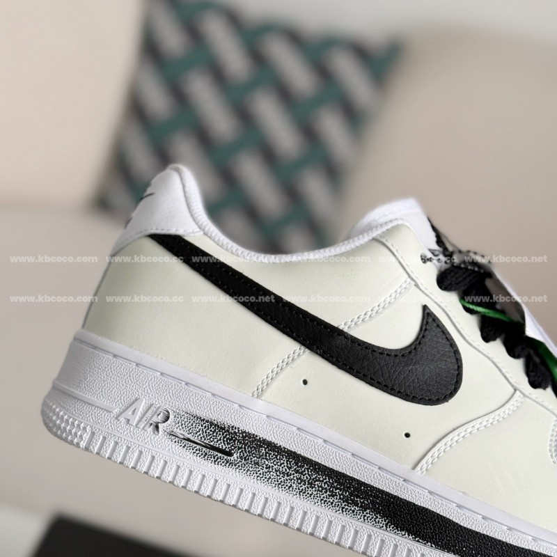 Peaceminusone x Nike Air Force 1 Para-noise Sneaker
