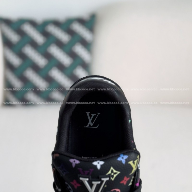L0*is V*t0n SNEAKERS