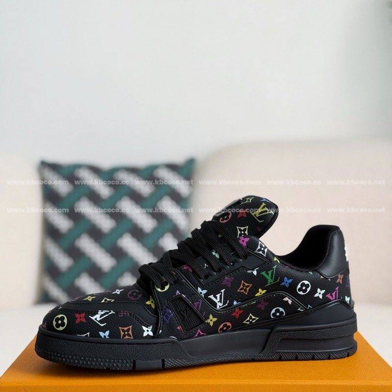 L0*is V*t0n SNEAKERS