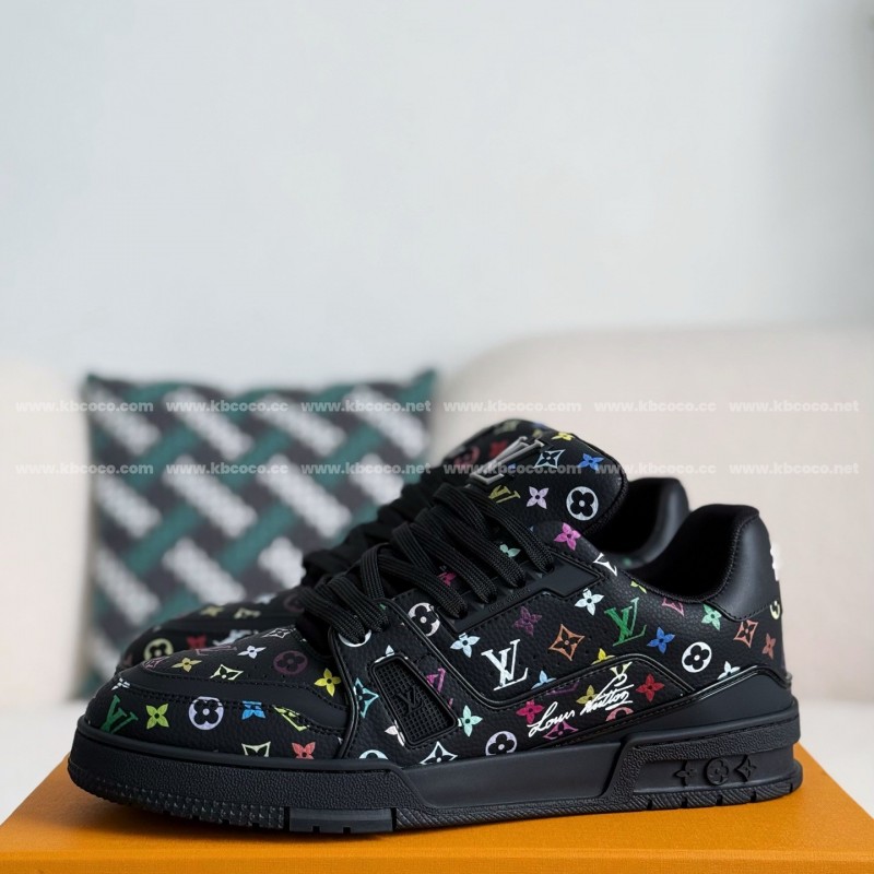 L0*is V*t0n SNEAKERS