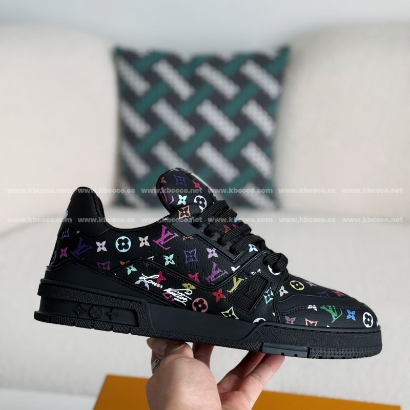 L0*is V*t0n SNEAKERS