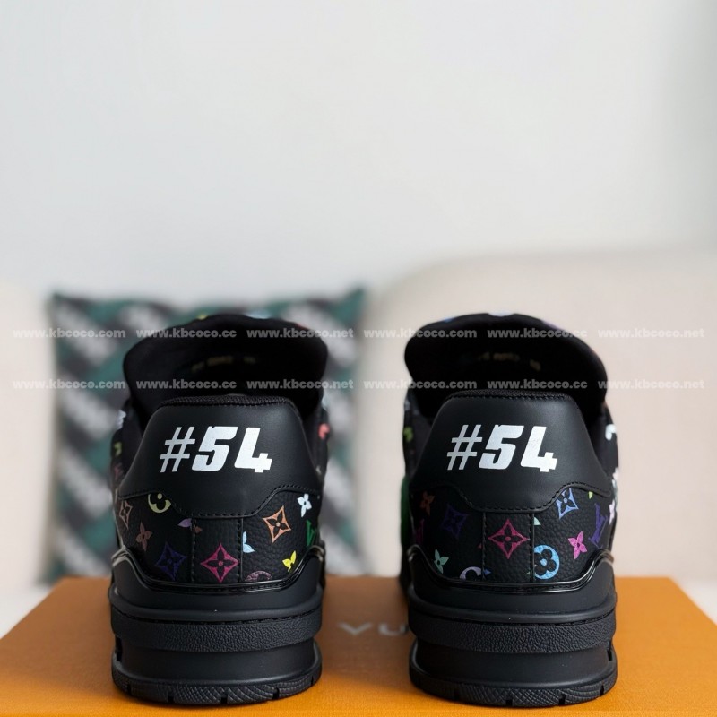 L0*is V*t0n SNEAKERS