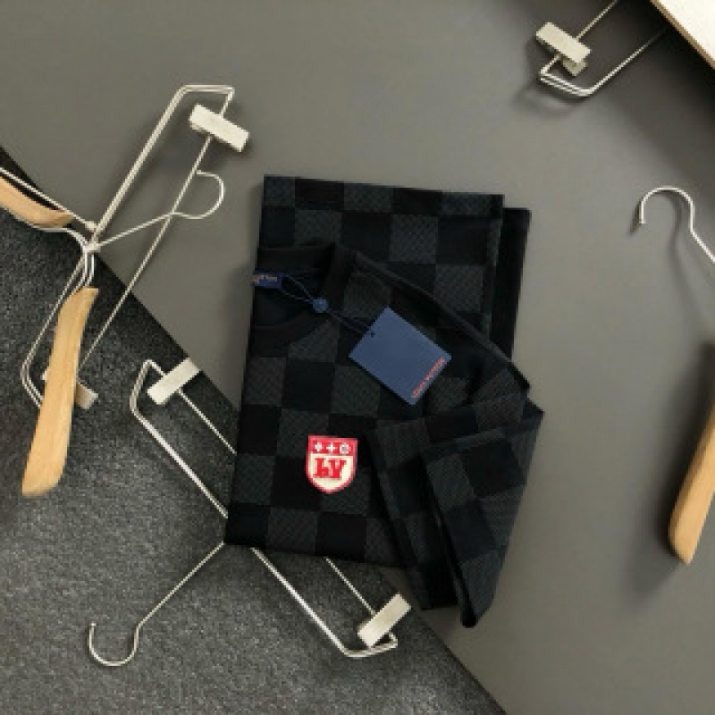 L0*is V*t0n SpringSummer Black Checkerboard Label Toothbrush Embroidery T-shirt