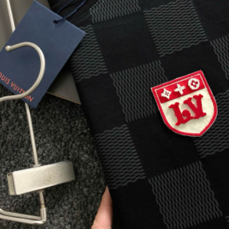 L0*is V*t0n SpringSummer Black Checkerboard Label Toothbrush Embroidery T-shirt