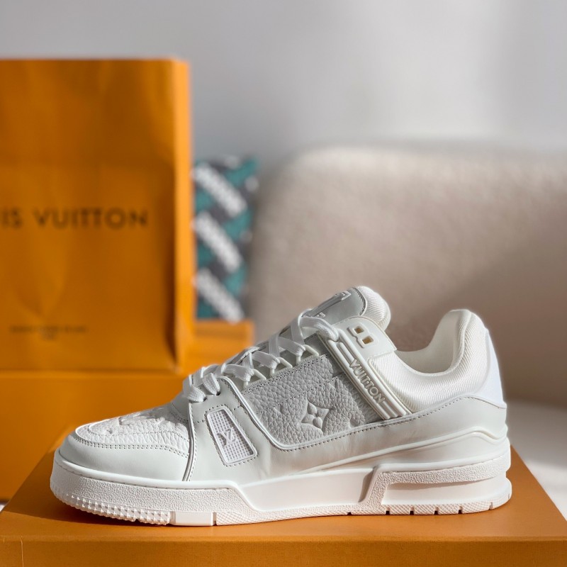 L0*is V*t0n TRAINER SNEAKERS