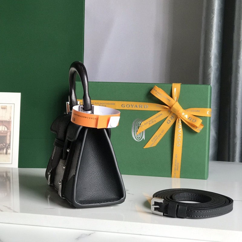 ​Go*ard Saïgon nano bag, top quality!   Size: 14.5 * 11.5 * 7.5cm