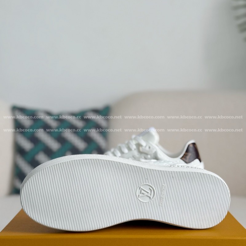 L0*is V*t0n Leather dark concave printed board shoes