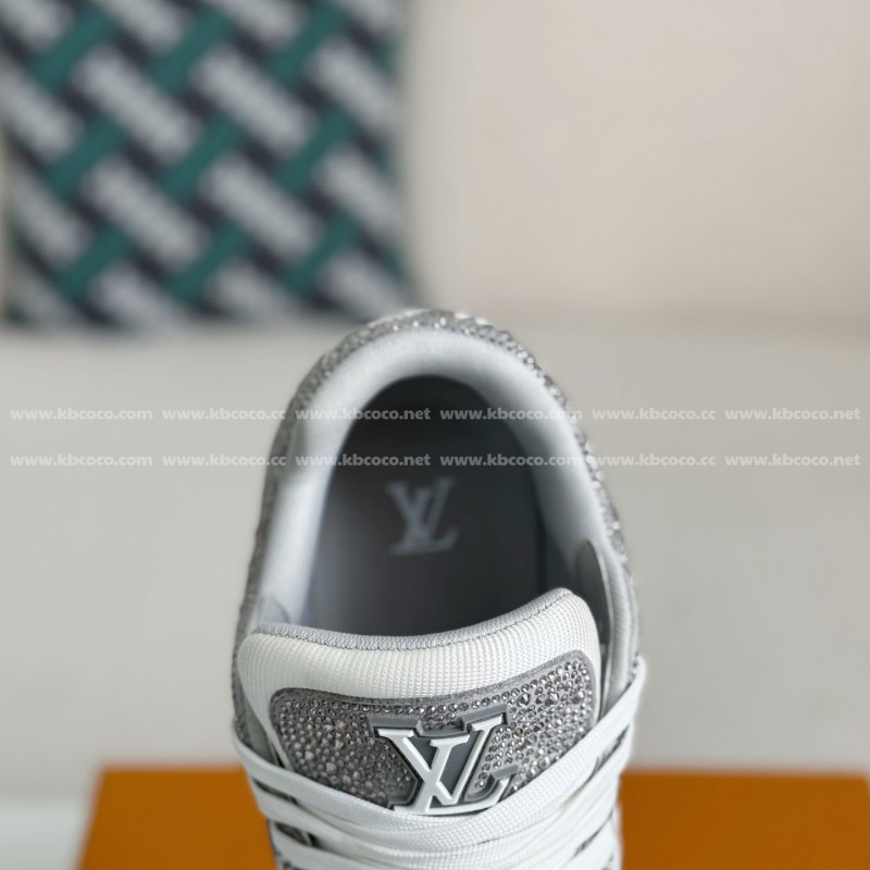 L0*is V*t0n Trainers Sneakers