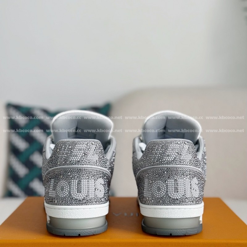 L0*is V*t0n Trainers Sneakers