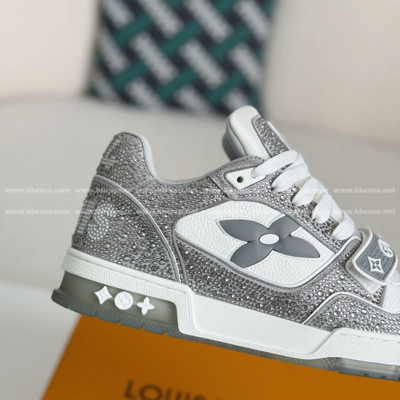 L0*is V*t0n Trainers Sneakers