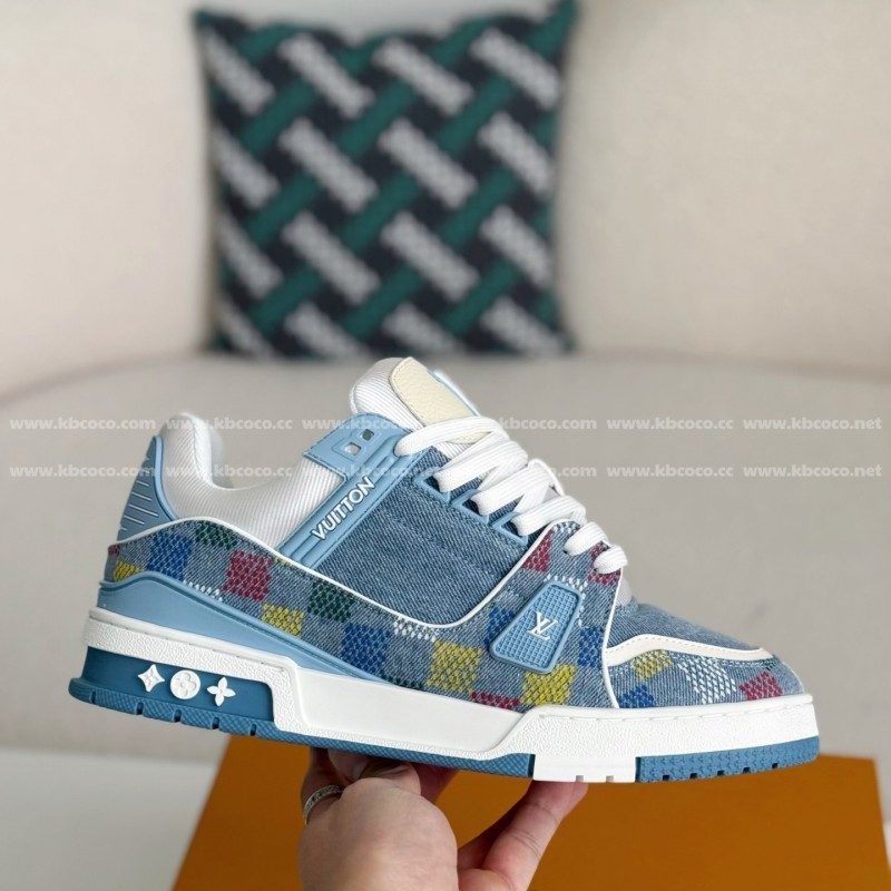 L0*is V*t0n TRAINER SNEAKERS