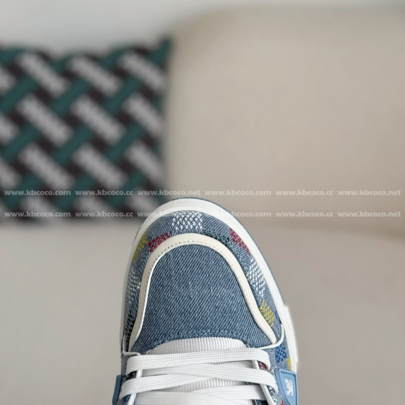 L0*is V*t0n TRAINER SNEAKERS