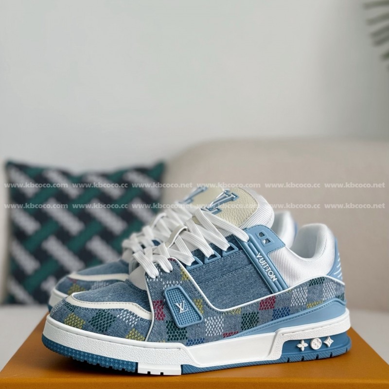 L0*is V*t0n TRAINER SNEAKERS