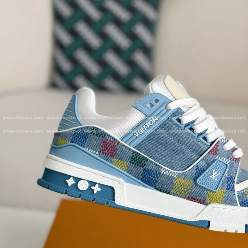 L0*is V*t0n TRAINER SNEAKERS