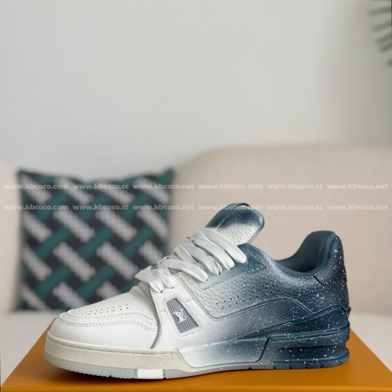 L0*is V*t0n TRAINER SNEAKERS