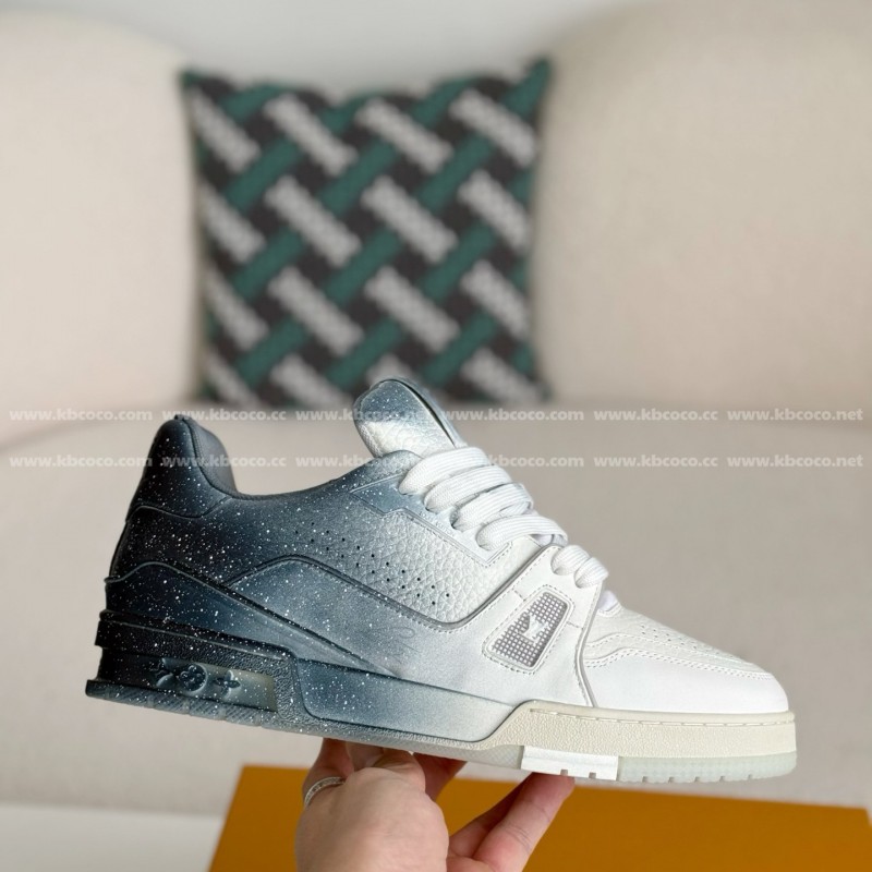 L0*is V*t0n TRAINER SNEAKERS