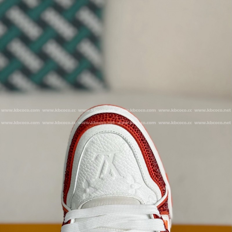 L0*is V*t0n TRAINER SNEAKERS