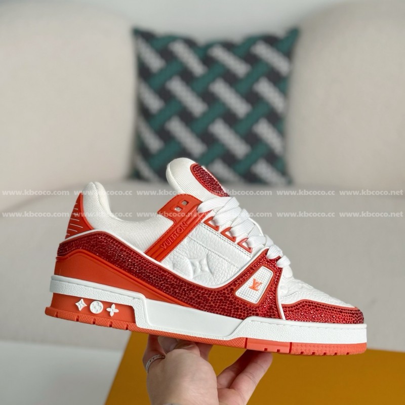 L0*is V*t0n TRAINER SNEAKERS