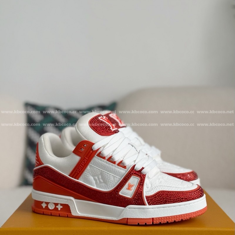 L0*is V*t0n TRAINER SNEAKERS