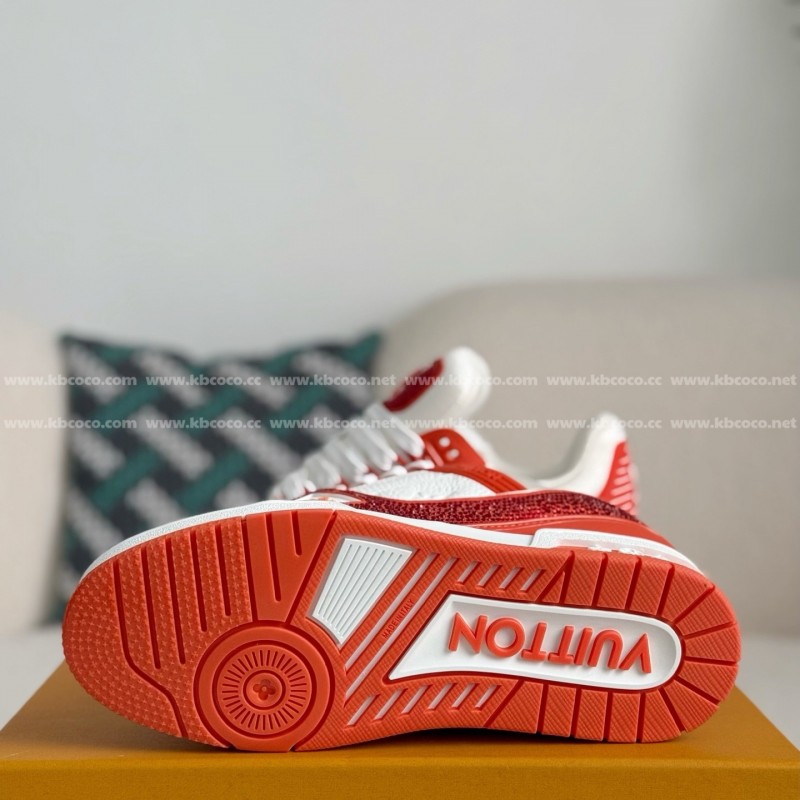 L0*is V*t0n TRAINER SNEAKERS