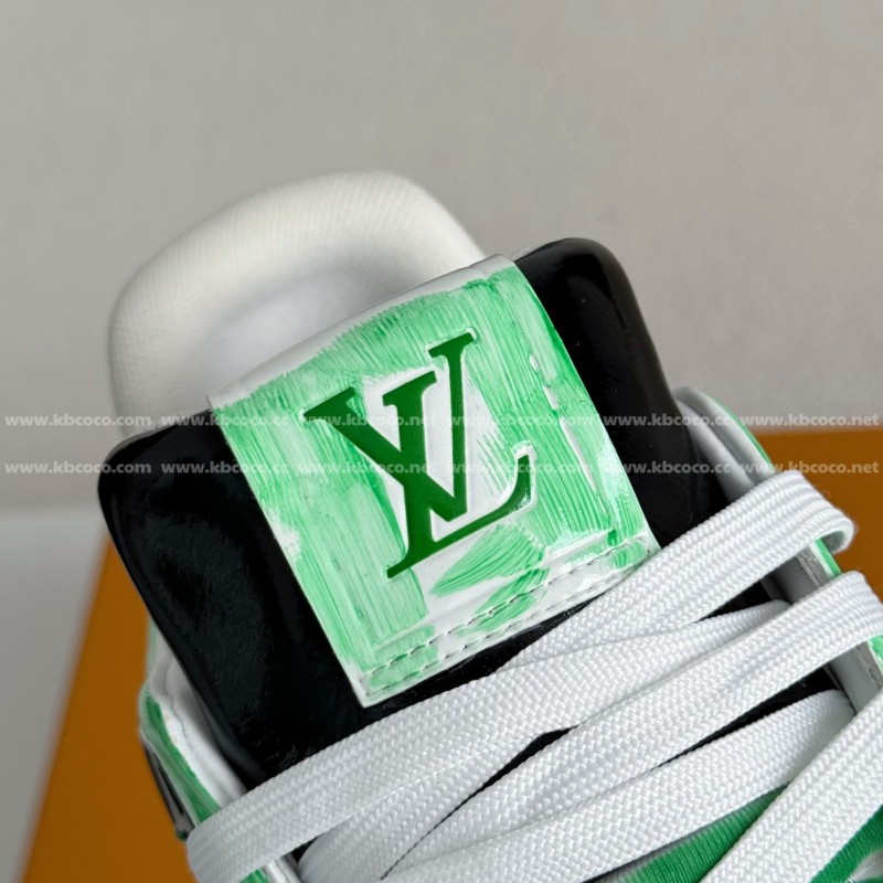 L0*is V*t0n TRAINER SNEAKERS
