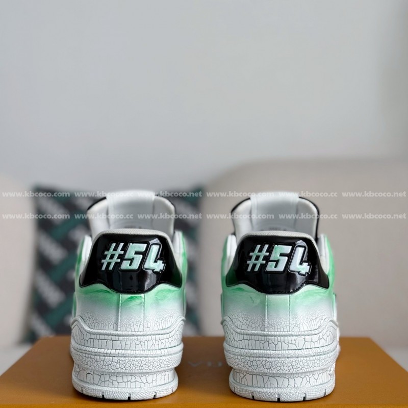 L0*is V*t0n TRAINER SNEAKERS