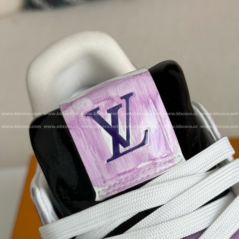 L0*is V*t0n TRAINER SNEAKERS