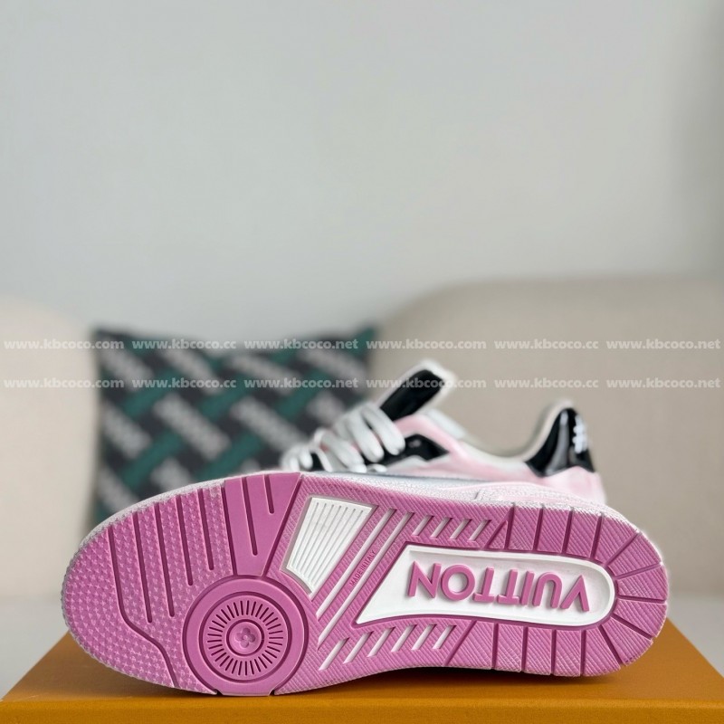 L0*is V*t0n TRAINER SNEAKERS