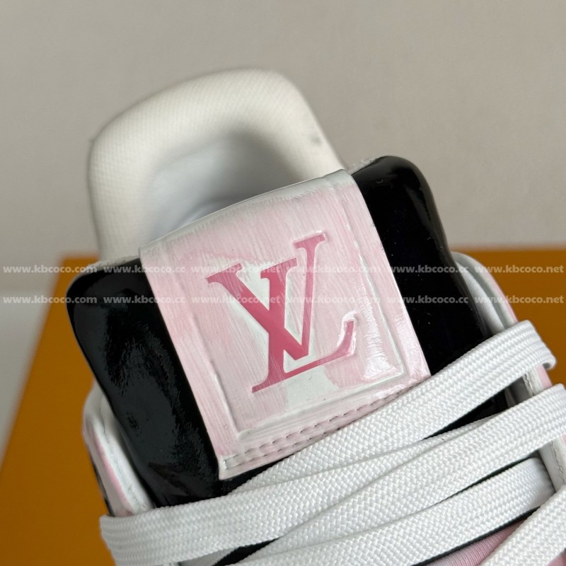L0*is V*t0n TRAINER SNEAKERS