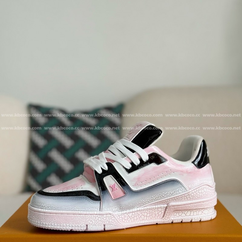 L0*is V*t0n TRAINER SNEAKERS