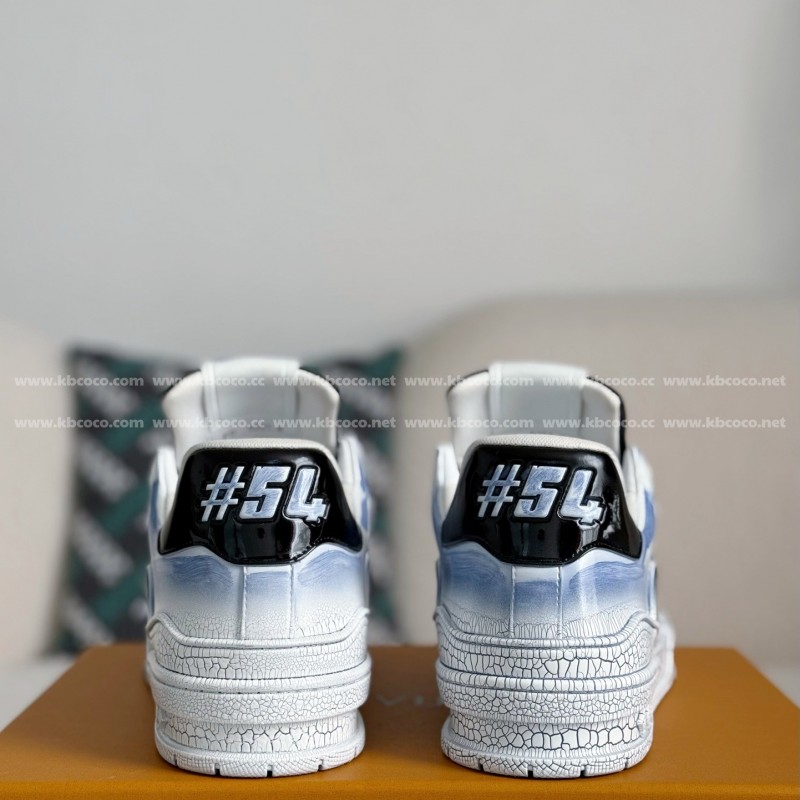 L0*is V*t0n TRAINER SNEAKERS