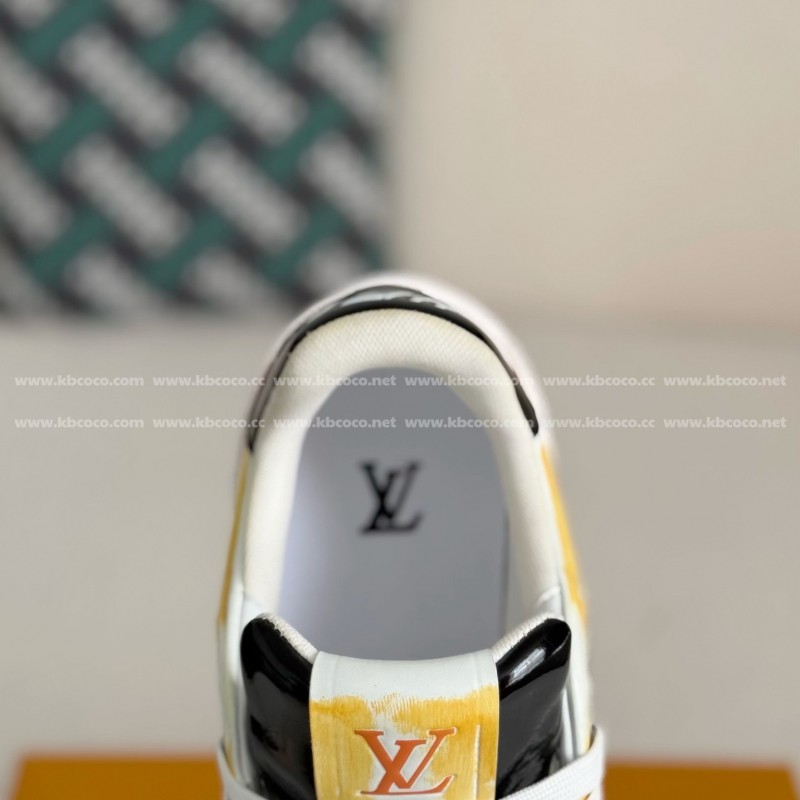 L0*is V*t0n TRAINER SNEAKERS