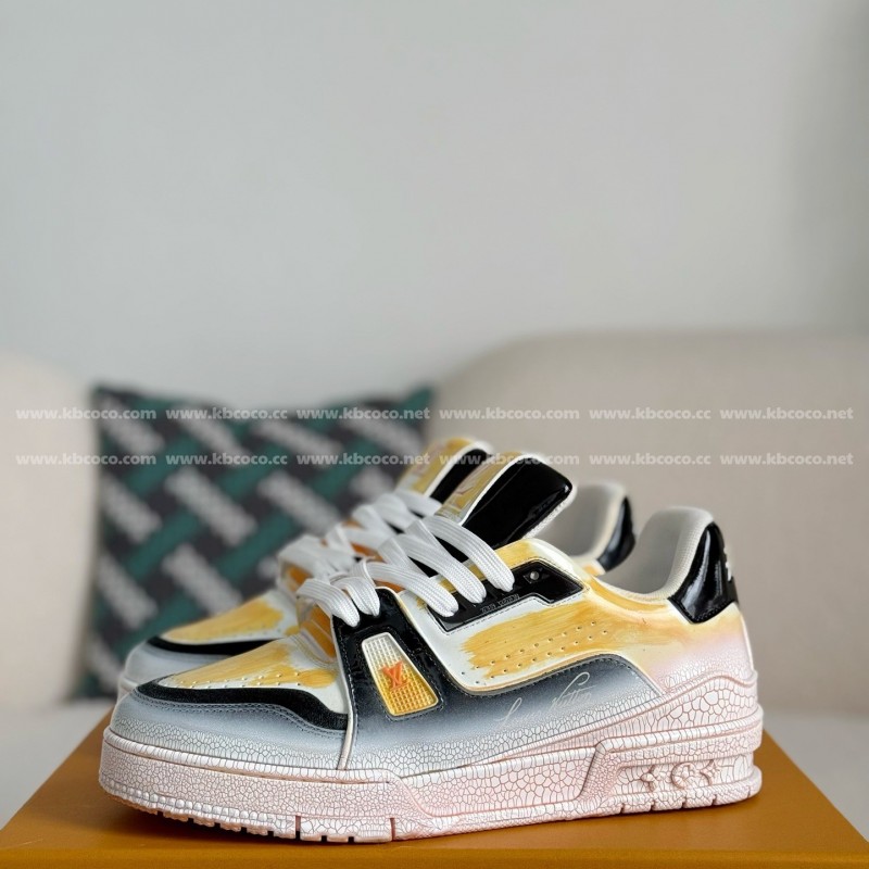 L0*is V*t0n TRAINER SNEAKERS